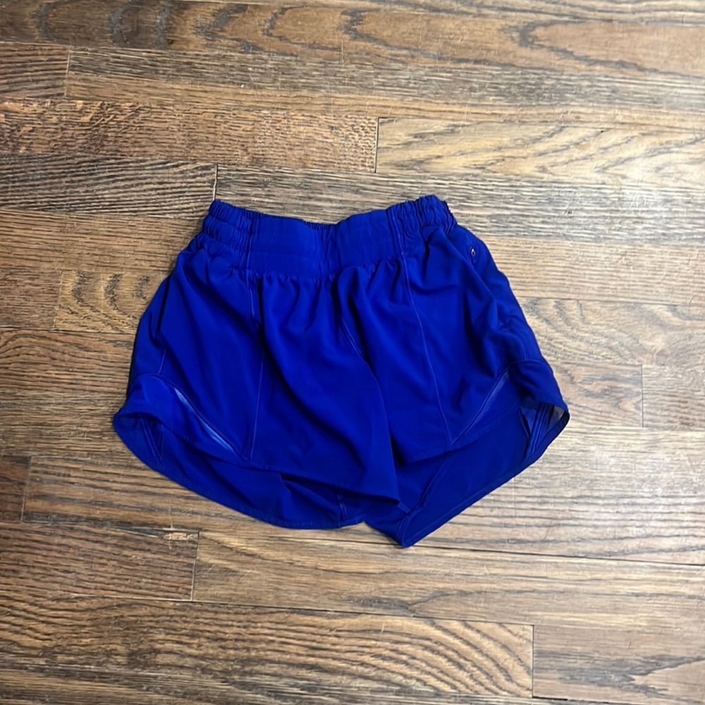 Blue lululemon 4” hotty hots